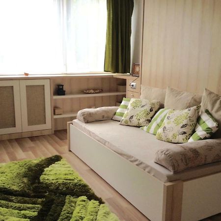 Mikes Apartman Apartment Szekszárd Екстериор снимка